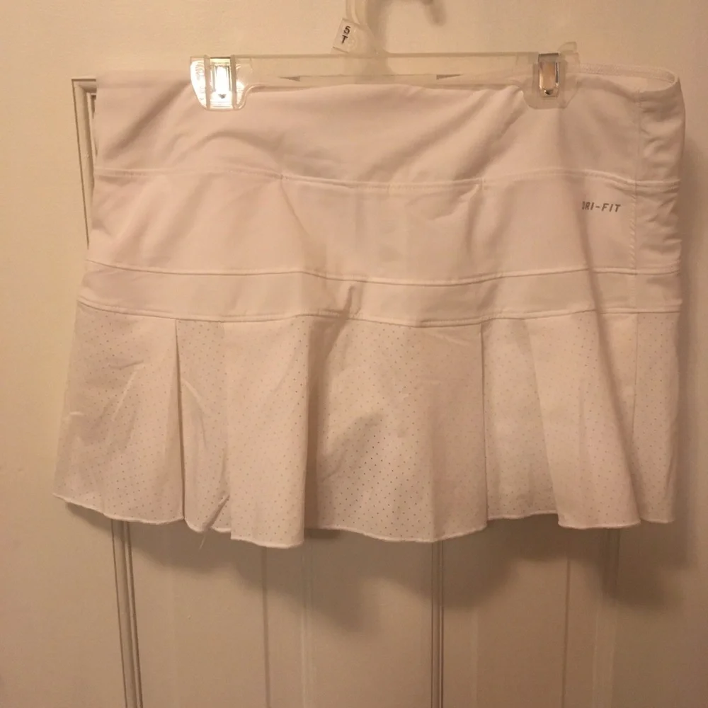 Nike size M - Picture 1 of 7